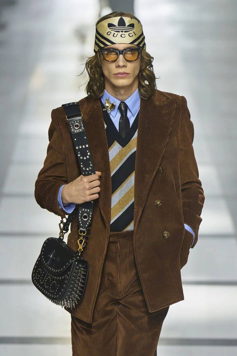 z世代年轻人,去蹦迪穿gucci!_michele_miley_音乐