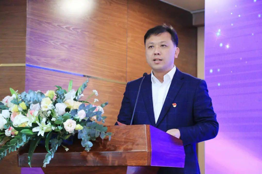 签约仪式上,成都职业技术学院党委书记余治平在致辞中表示,本次与成都