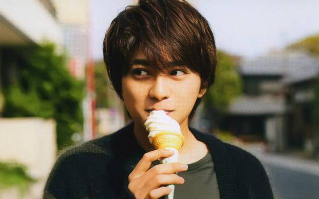 胜利还有比佐藤胜利头更小的男明星吗？