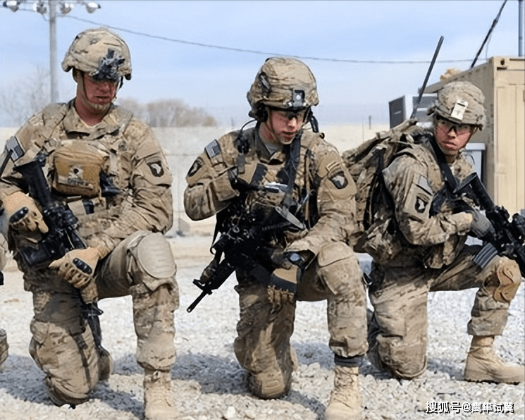 为什么很多美军士兵戴着手套作战？_手机搜狐网