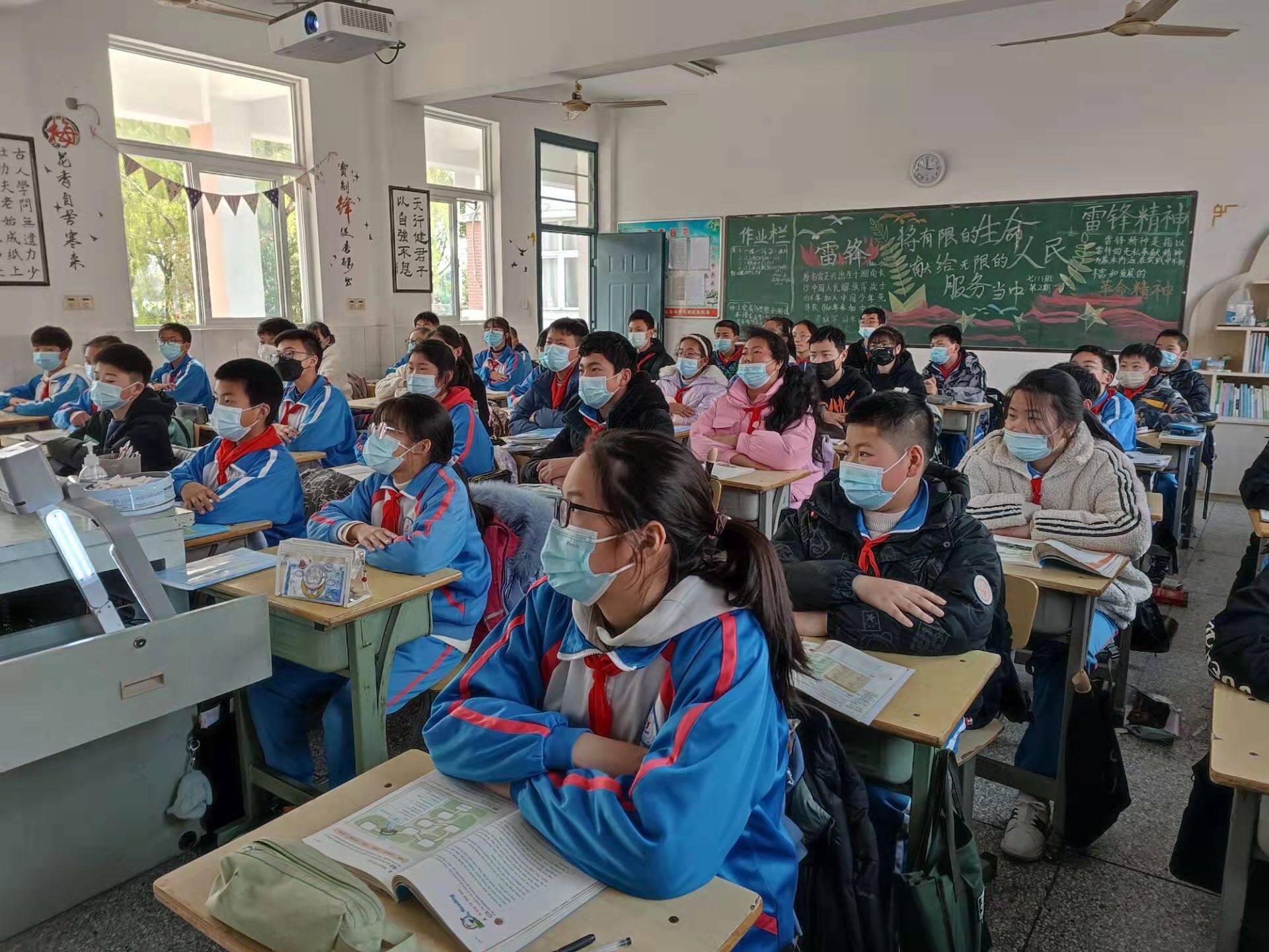 "地震科普,携手同行"—陈俊学校组织观看主题活动启动仪式暨首场讲座