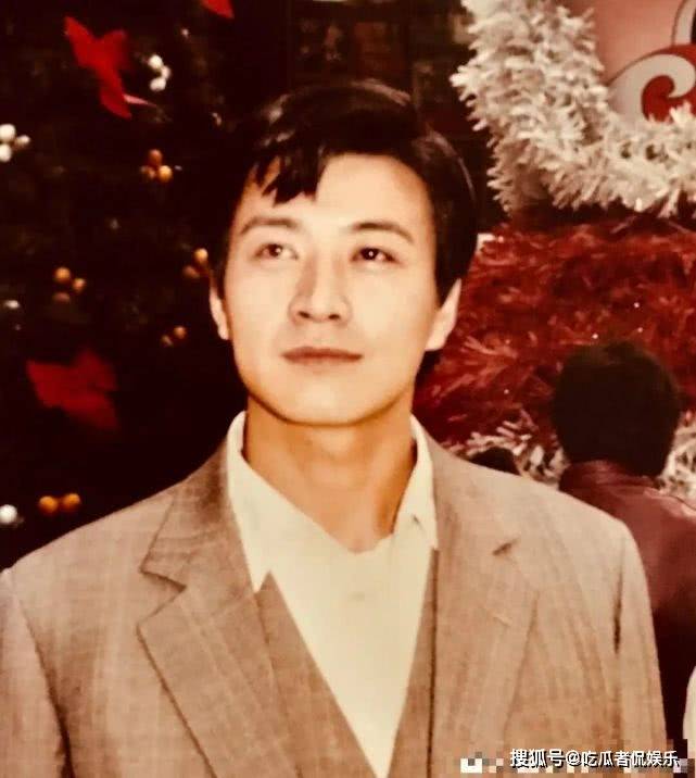 红,外出拍戏妻子被歹徒杀害,留下阴影二婚后才走出_周里_张巍_事业