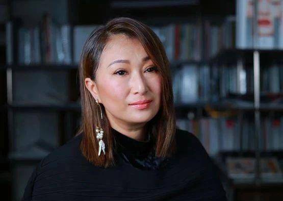 51岁人气歌后直言崩溃:全家手足无措_王瑞霞_直播_小朋友