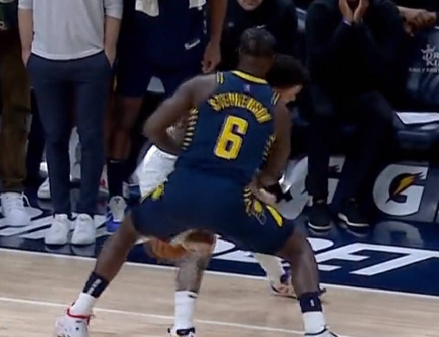 27秒连吃2个t 小里弗斯上当了 师弟神演技 激怒小里致其被罚下 裁判 比赛 掘金