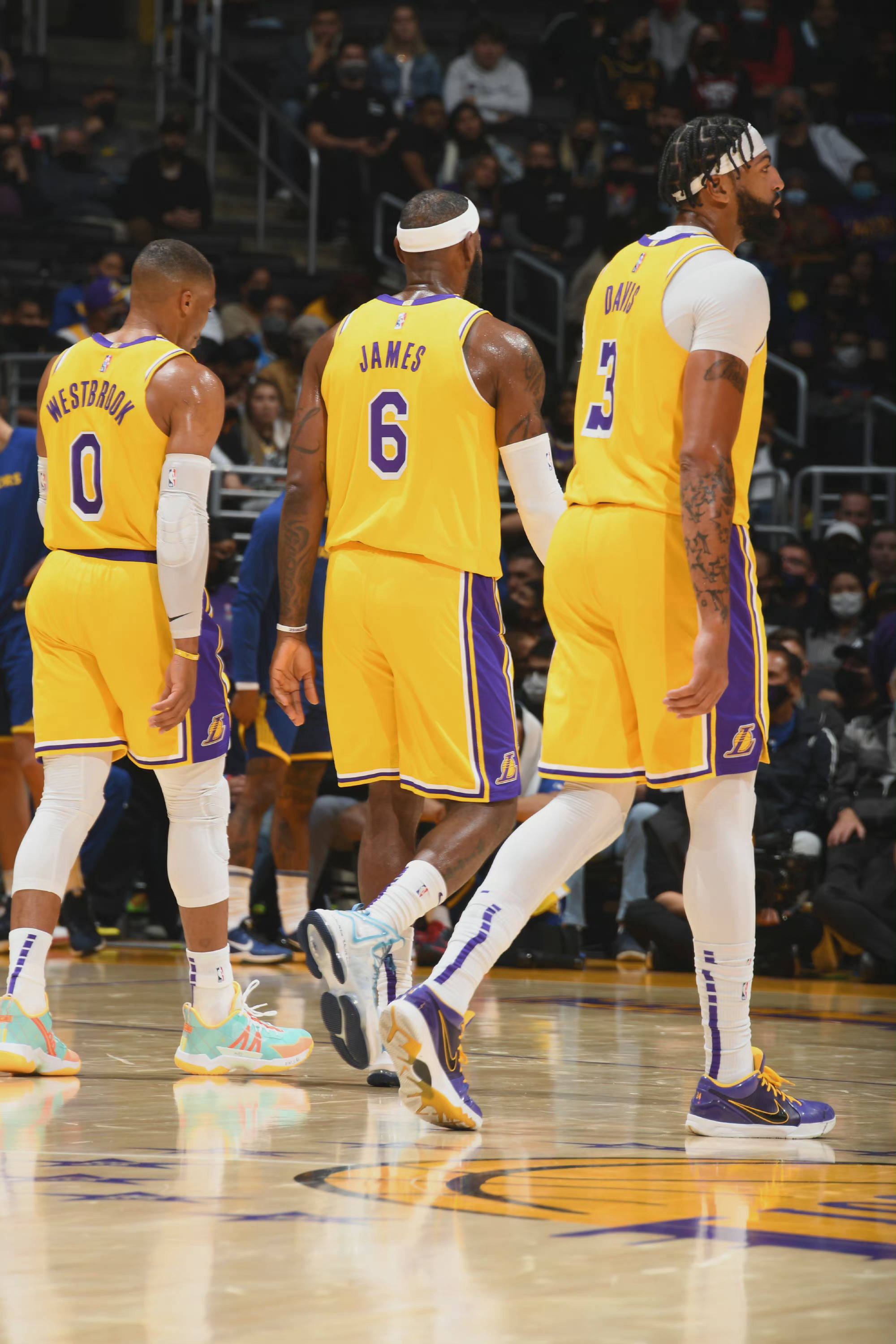 威少场均22分8板8助,但湖人连附加赛都进不去了!_比赛_本赛季_詹姆斯