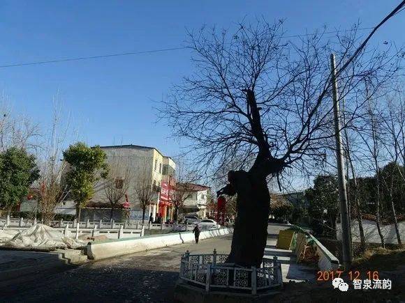 郭进拴雨中游三郎庙
