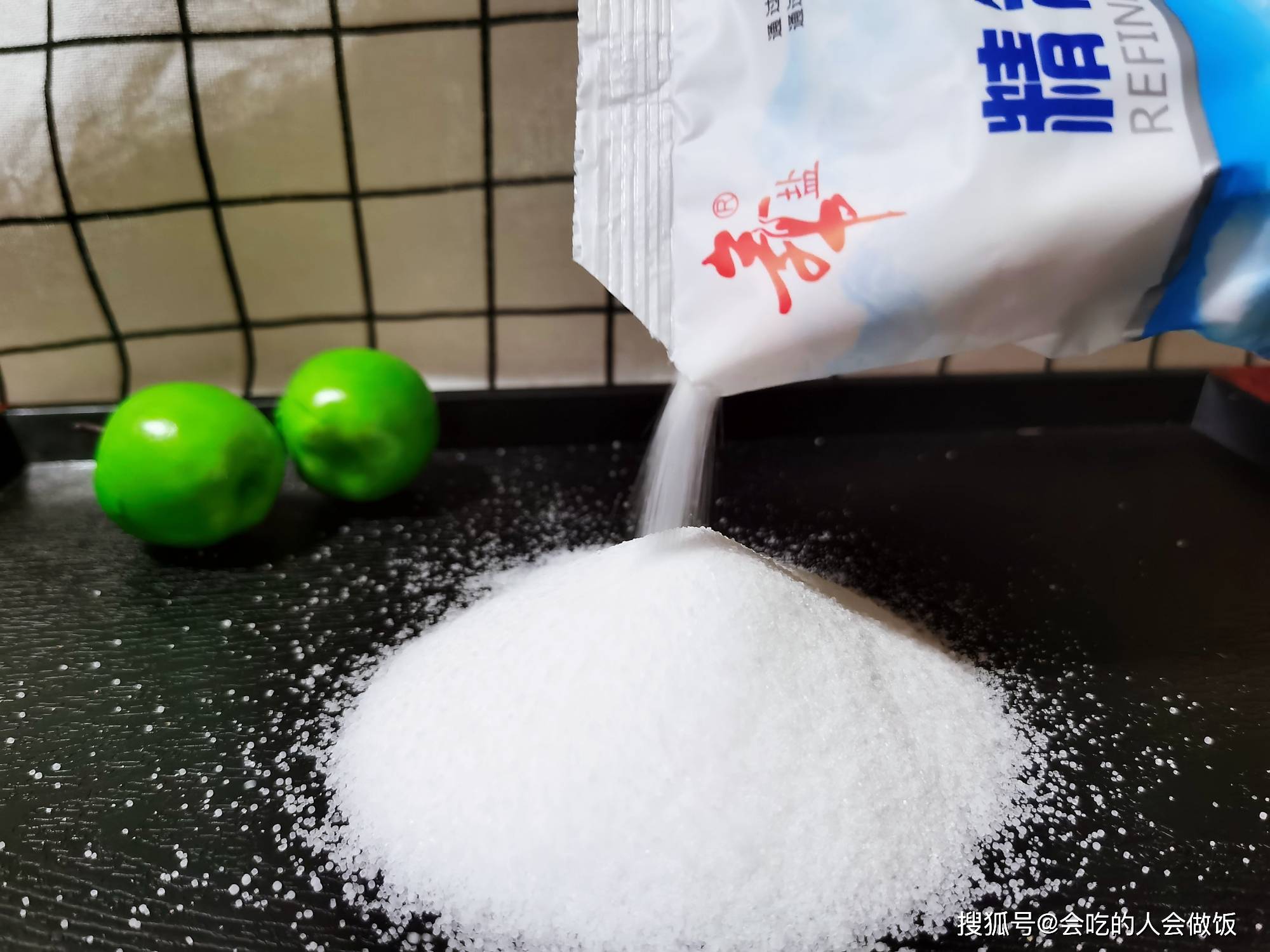 炒菜放盐时间你做对了吗现在知道还不晚为了健康快收藏