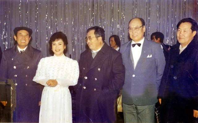 歌唱家刘秉义的妻子图片