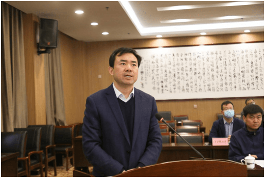 会上,辉县市委书记,市人武部党委第一书记刘军伟致欢迎词,对中国扶贫