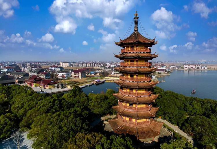 浙江低调到令人心疼的古城，有着2000多年的历史，山水风光美