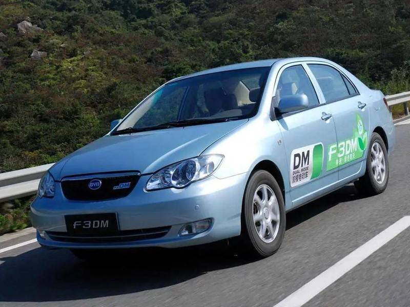 比亚迪为何成为首个停产燃油车品牌？背后原因、战略布局与市场影响全解析