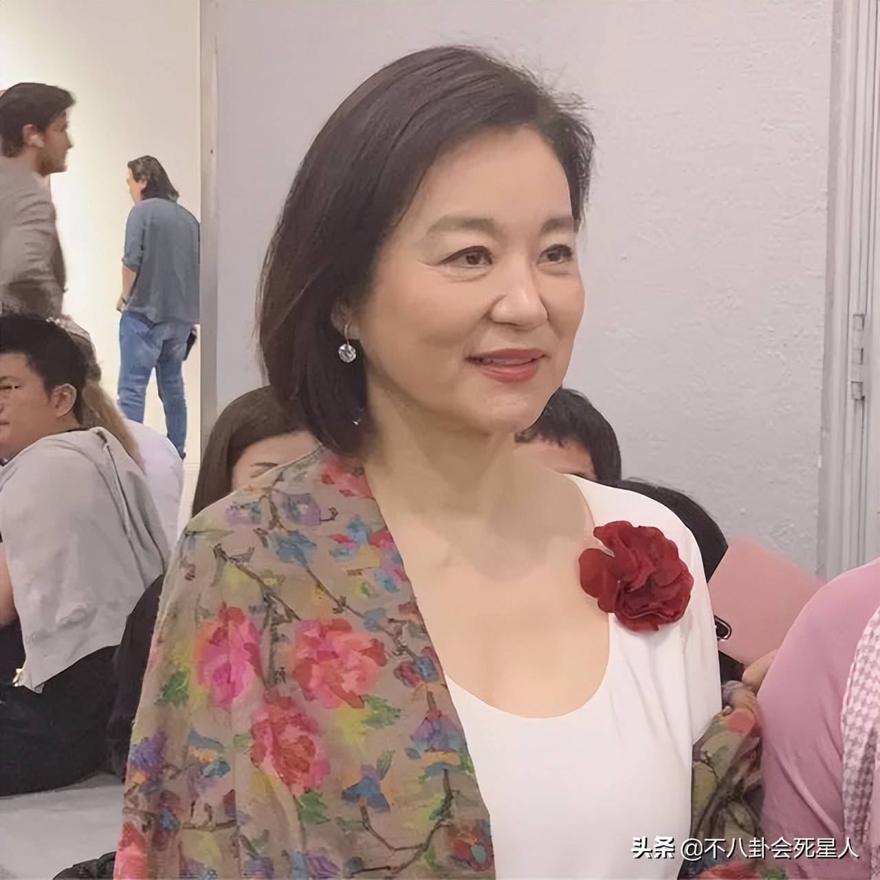 18位中老年女星素颜照曝光谁冻龄谁老了一目了然