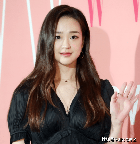 另外,宁泽涛的前女友虞然已经结婚生子,如今已是2个孩子的妈了.