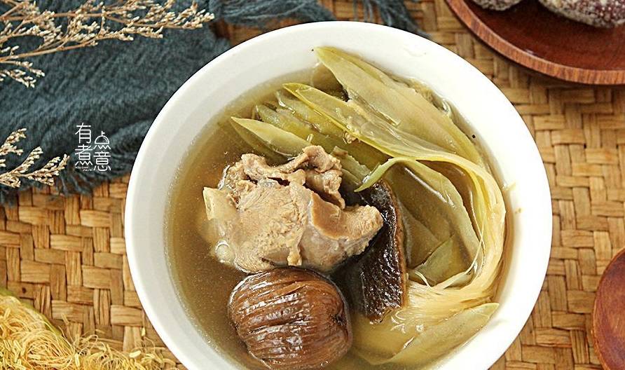 原创夏天多给家里的顶梁柱喝这汤3样食材简单一煲润肺又下火