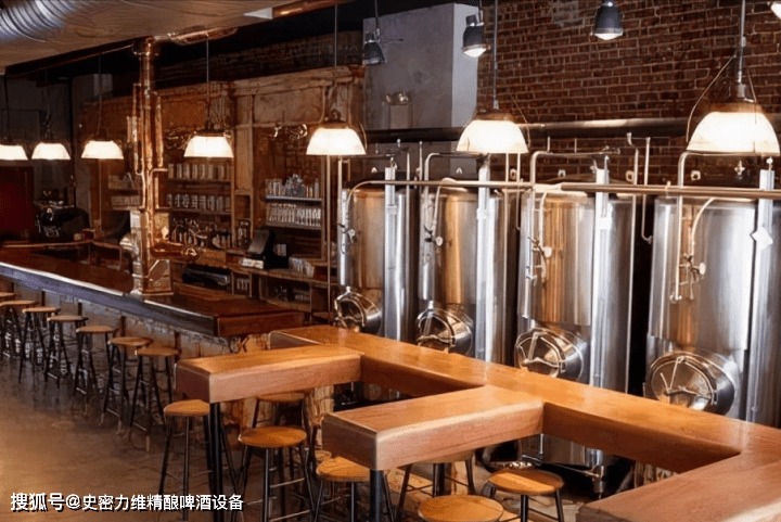 餐厅自酿啤酒设备采用紫铜及不锈钢材料精工细制而成,糖化锅的紫铜