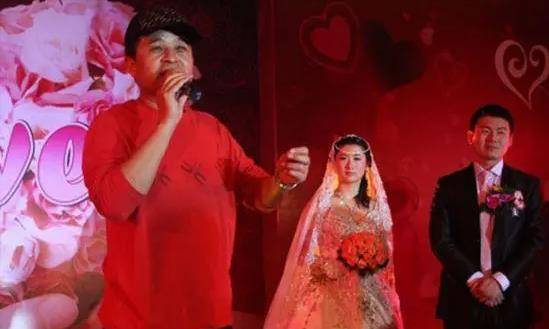 原创山西阔太寇静瑶19岁被12辆悍马娶进豪门生子女成百万富婆