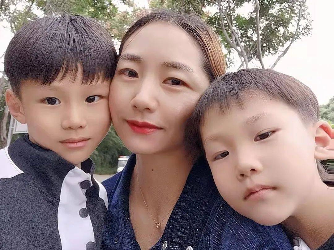 二三班姚铭轩妈妈 赵文定一三班张伊悦妈妈 朱永芳一一班姚雨欣妈妈