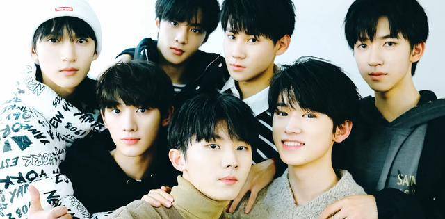 13年8月6日时代峰峻一代组合tfboys三人出道,14年10月18日tf少年go第