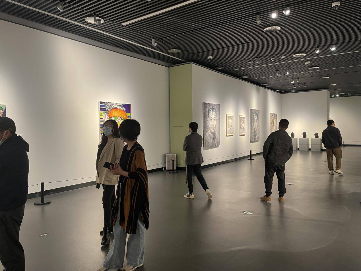 宜兴史上第一场大型当代艺术群展亮相宜兴市美术馆