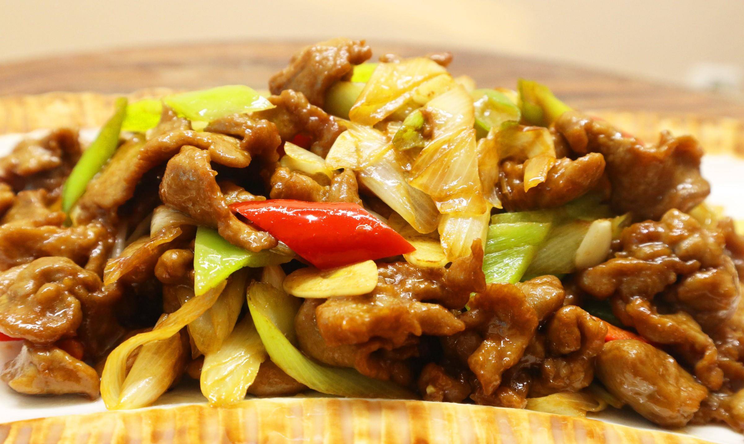 1,【葱爆羊肉】.