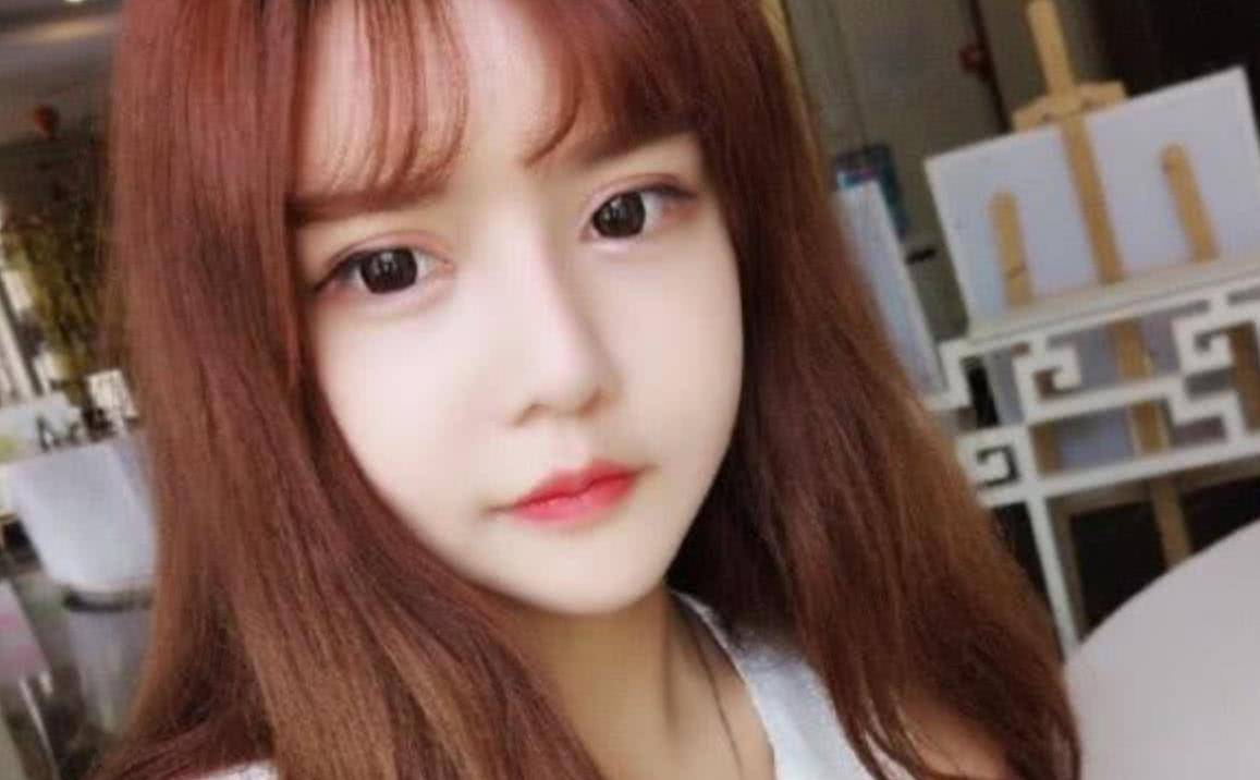 原创韩安冉8岁证件照曝光从小就是美女胚子如今却因为整容坏了美感