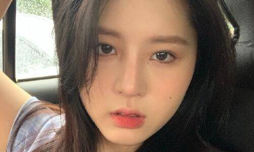 毛八岁,1999年3月31日出生于浙江杭州,真实姓名不详