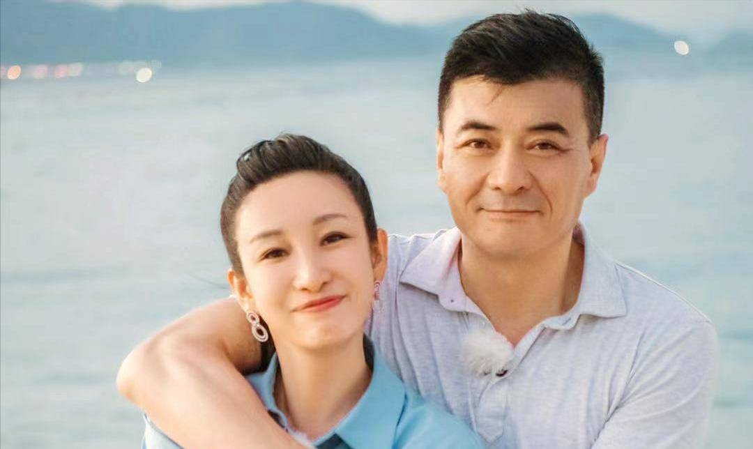 原创王新军成名后与妻子离婚二婚再娶秦海璐结婚10年恩爱如初