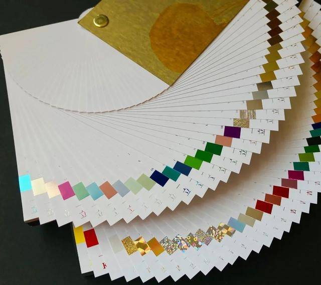 风靡全球的烫金工艺_材料_纸张_工件