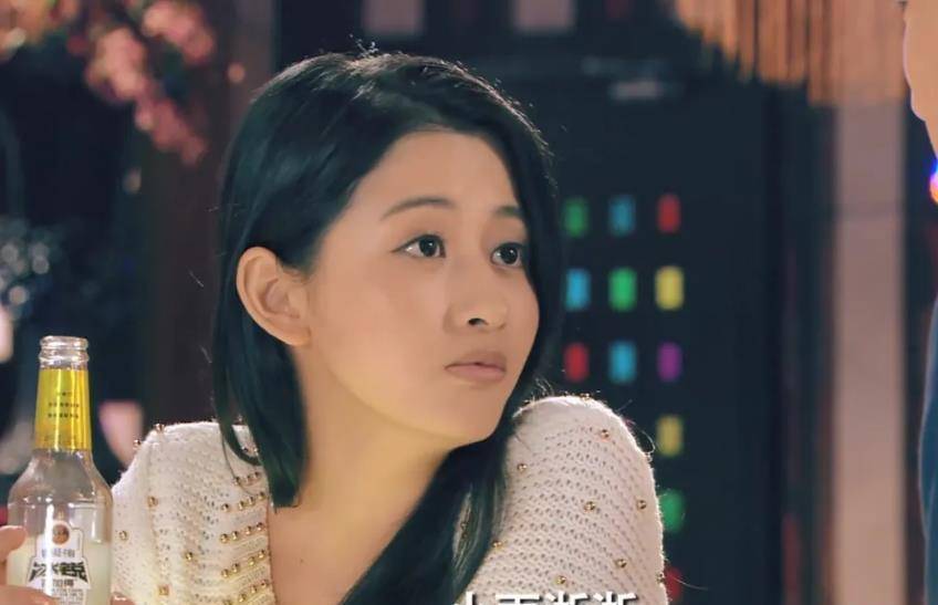 虽然陈雅丽也凭借《爱情公寓》的曝光度,成功进入娱乐圈,在这几年总是