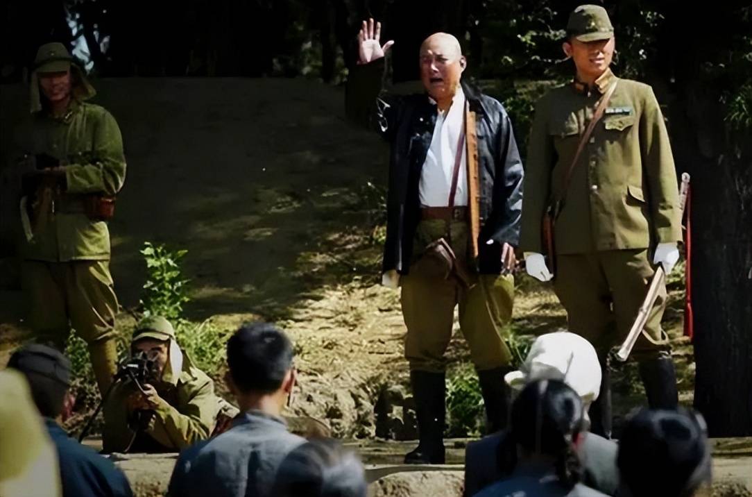 1943年山西稷山县两名伪军假扮日军勒索村民村长下令活埋