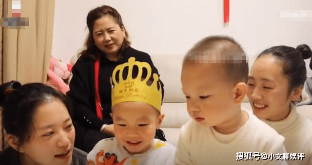 原创蹭热度圈粉百万秋天爸爸带火小姨子小金果妈妈凭啥被网友称赞