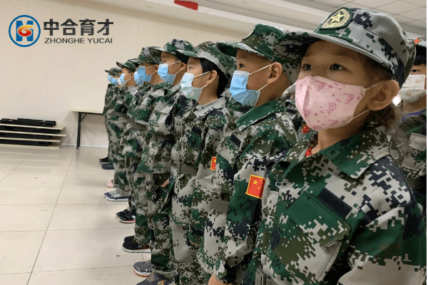 辦理入營手續;入住認識教官發軍服軍用物品;組建編制瞭解訓練住宿環境