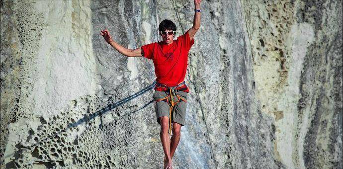 一部关于钢丝行者菲利普珀蒂的纪录片通过冒险揭开当年的记忆
