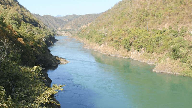 长江黄河不是国际河流，珠江长度不到一半，却流经两个国家