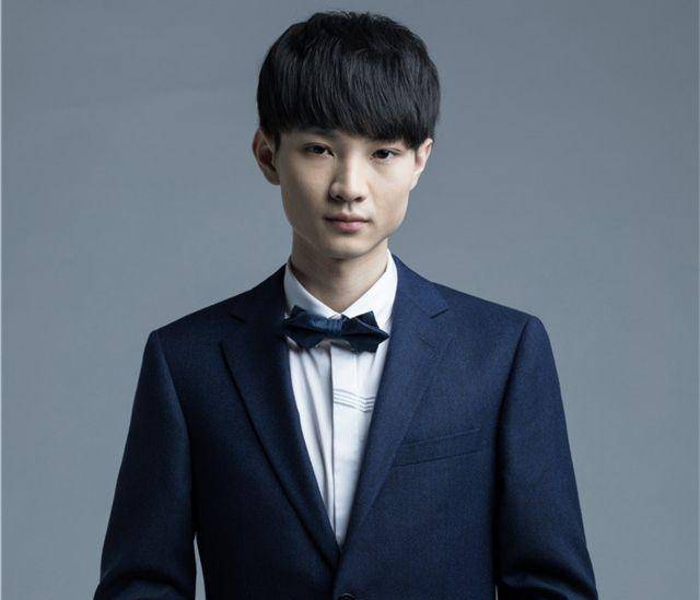 康帝后继有人,lpl又出主w蛮王,小虎女友再添一把火_haro_西西_前途