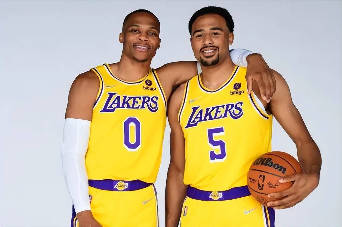 霍顿塔克在湖人队扮演的是什么角色,他的能力是否能匹配上他的薪_1