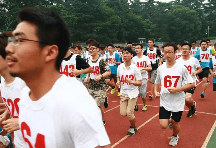 武大公布辅导员录取名单，学历都太耀眼，不要再说读书无用了