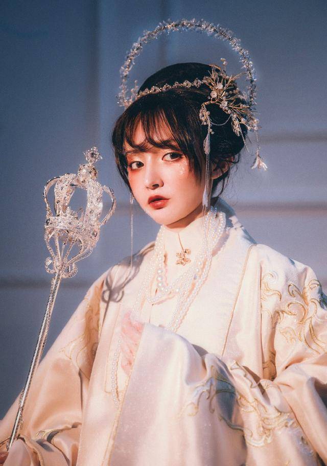 当汉服与lolita融合在一起本以为会奇怪没想到效果如此惊艳