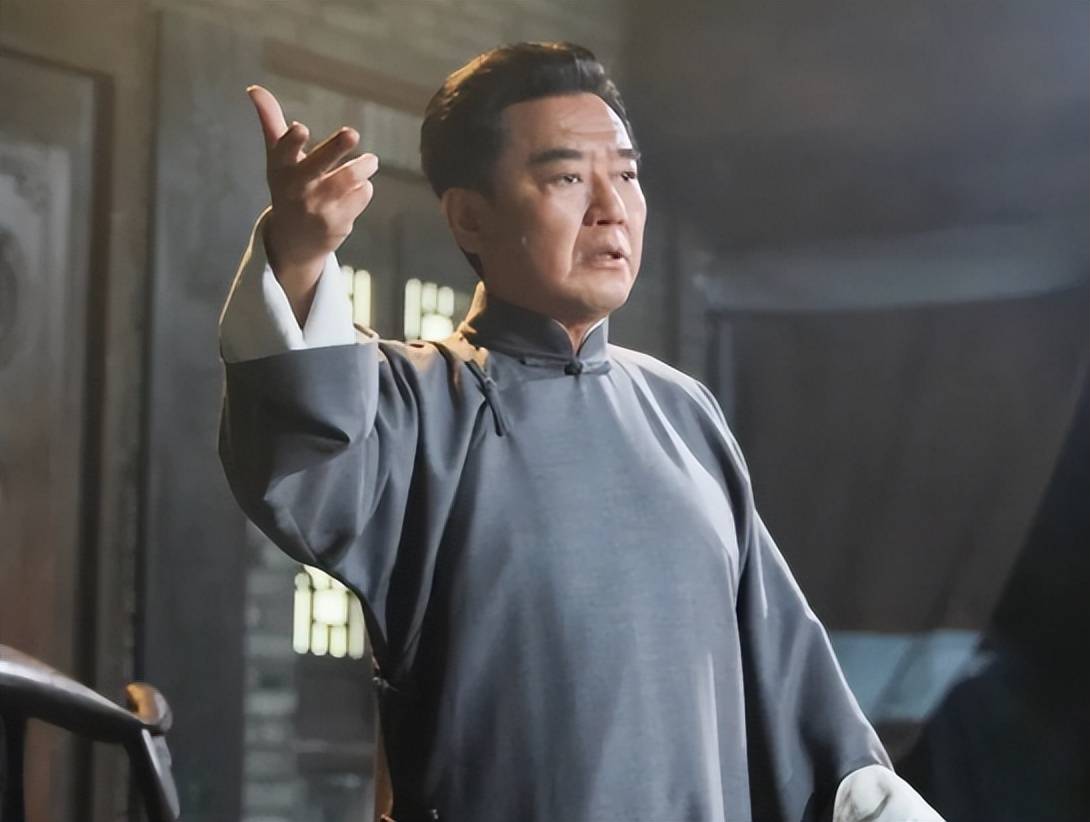 李立群发视频澄清我的烟够抽不用给我寄居家不出门都长胖了