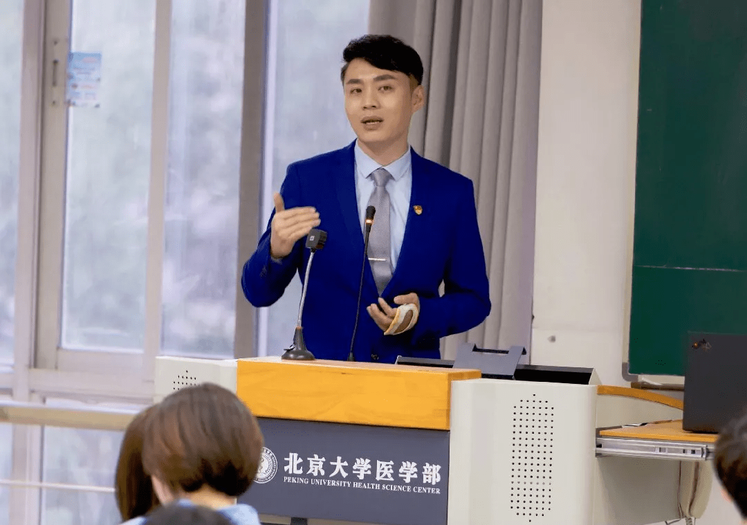 曾是一流手术刀,而他再也拿不起刀,如今为何陶勇要换种方式救人.