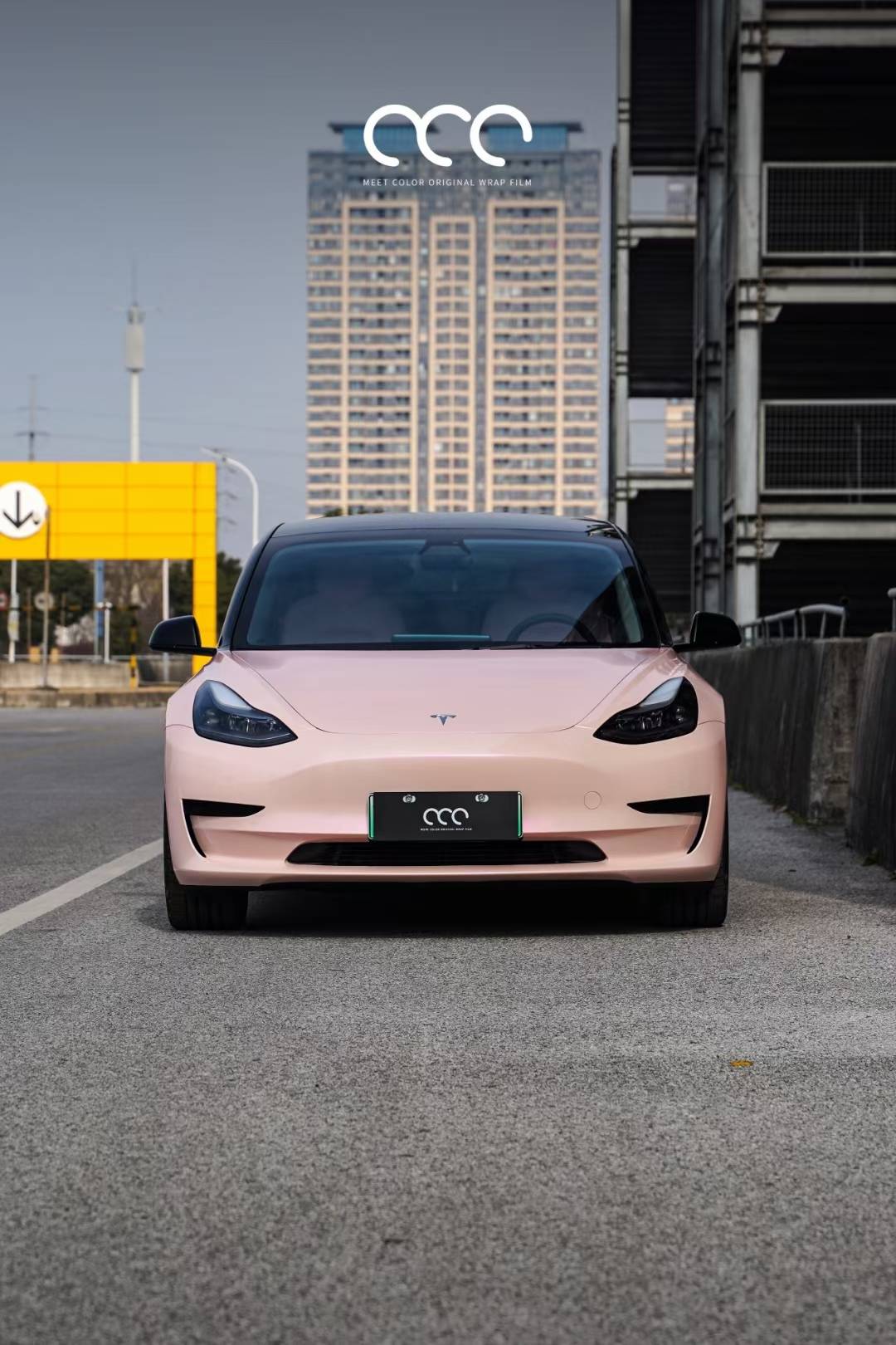 特斯拉model3漫彩改色膜梦幻粉