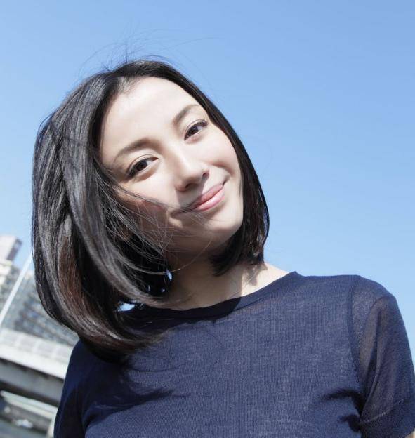 原创铁甲小宝女警花近照整体状态十分不错依旧初恋感爆棚