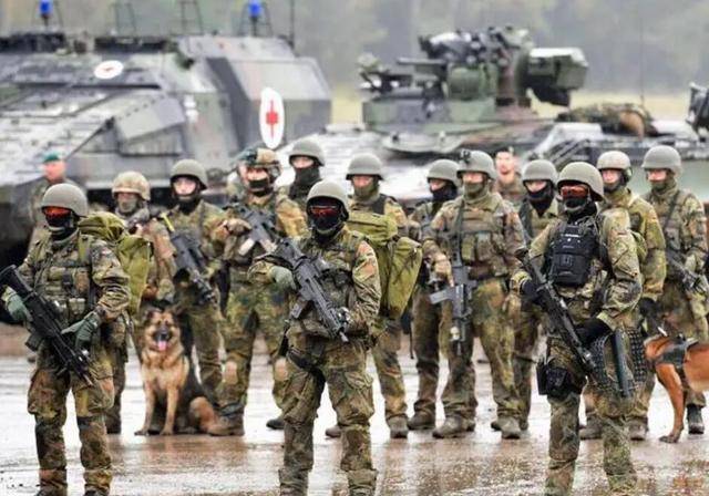 芬兰却建立了庞大的军队,成为西方国家中,军事力量较强的国家了