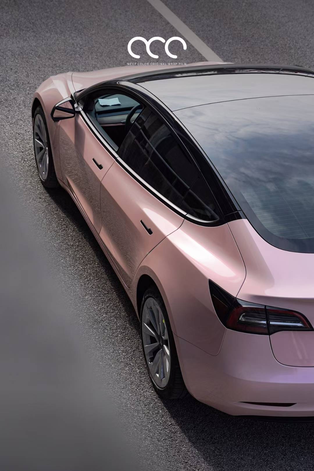 特斯拉model3漫彩改色膜梦幻粉