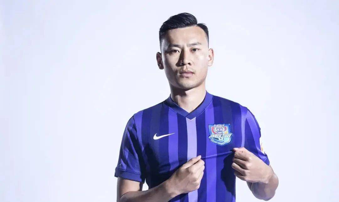 石笑天,李松益免费拿到后,另有多达11人回归申花_中卫_租界_球员