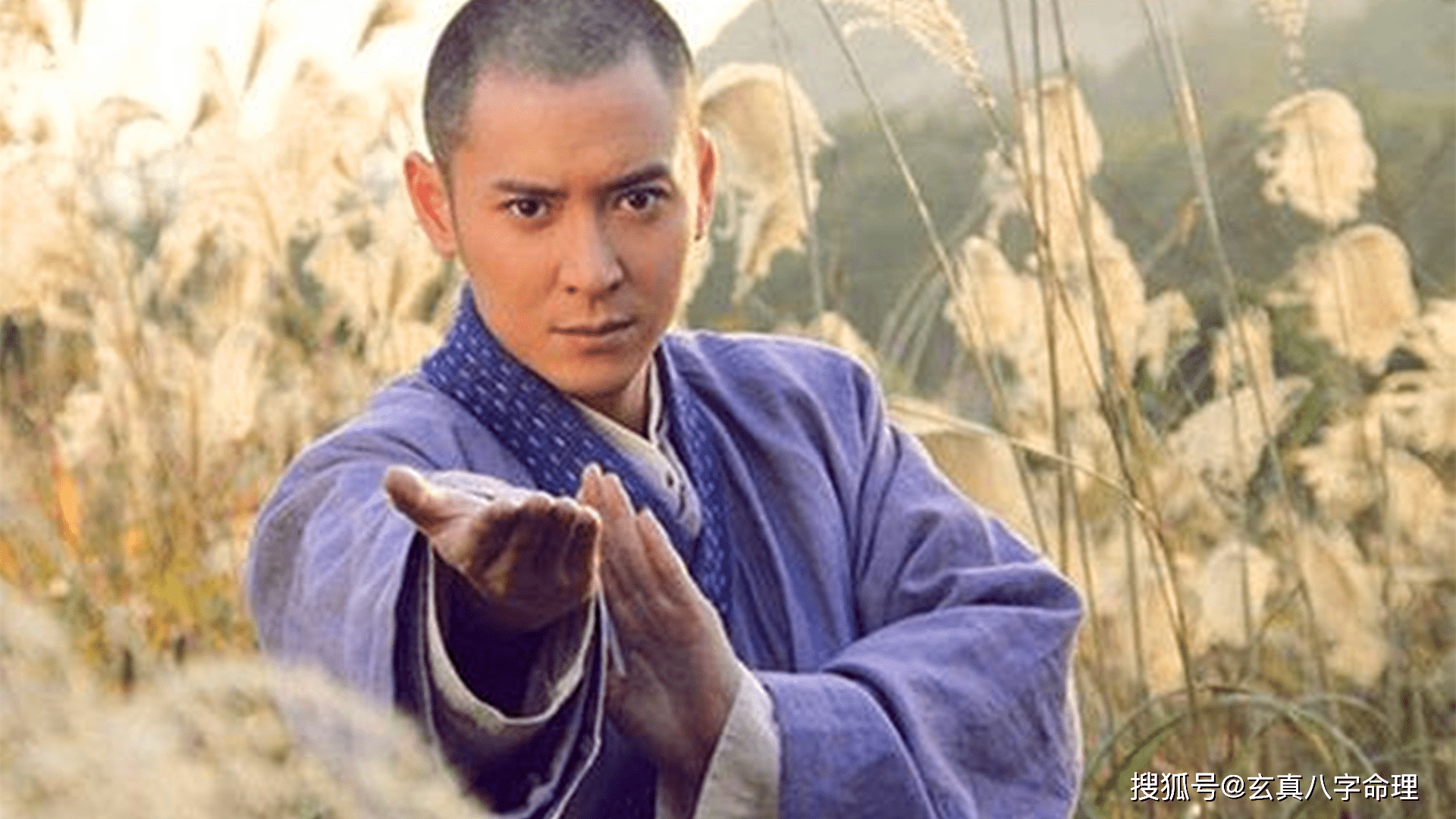 感动得都哭了,直接给段誉跪下了,因为大理段氏的六脉神剑乃是不传绝技