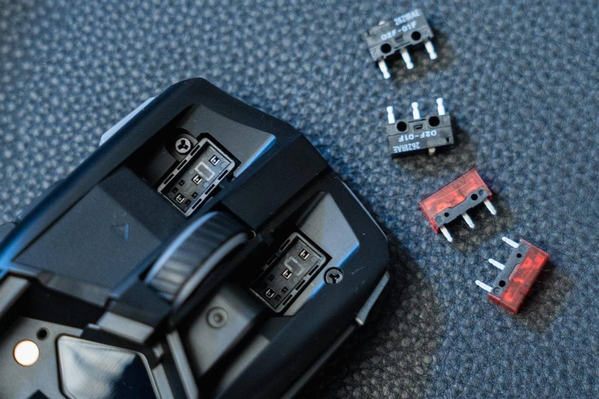 原创搭载自研aimpoint传感器gamer期待的rog魔刃x鼠标