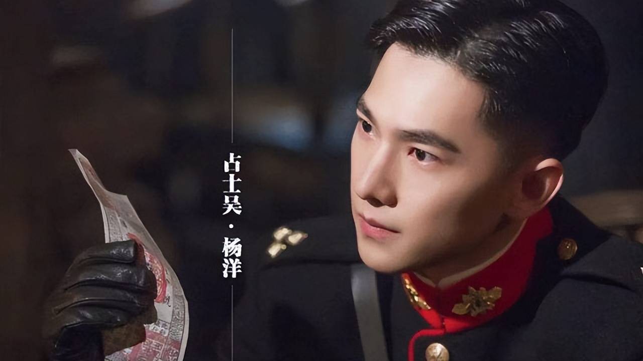 但是给我留下影响是在他和阮经天演的《暴走神探》,里面他穿军装,演的