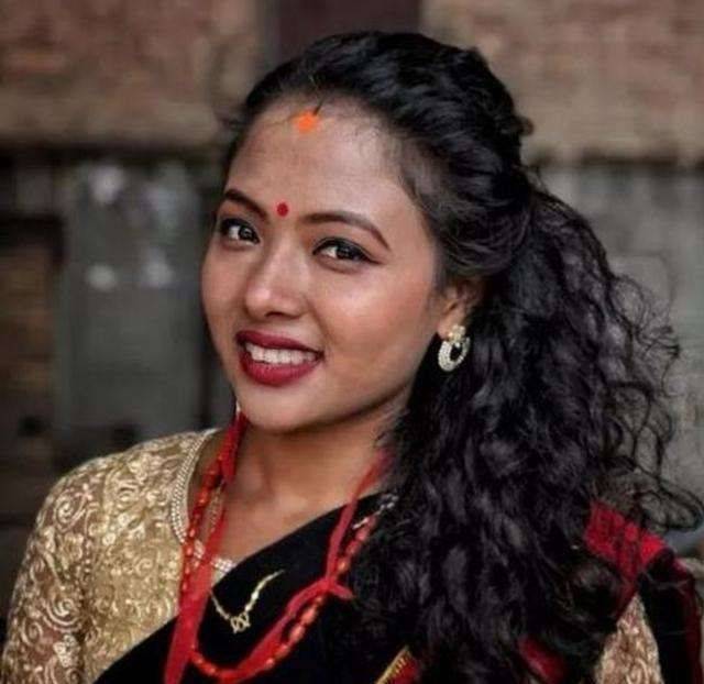 原创尼泊尔的真实现状用命赚钱的廓尔喀佣兵被关在月经小屋的女人