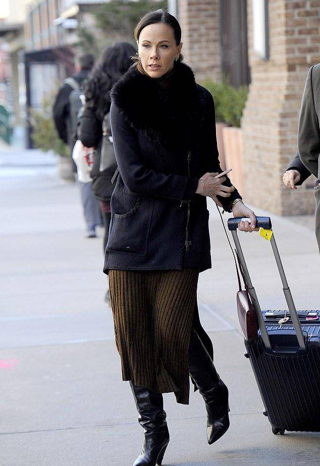 当地时间21日,美前第一千金芭芭拉·布什(barbara bush)出现在纽约